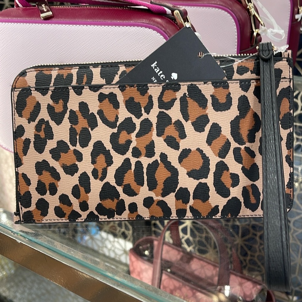 Kate Spade Lucy Leopard Medium L Zip Wristlet
Brown Multi Leopard 
NWT - Picture 4 of 16